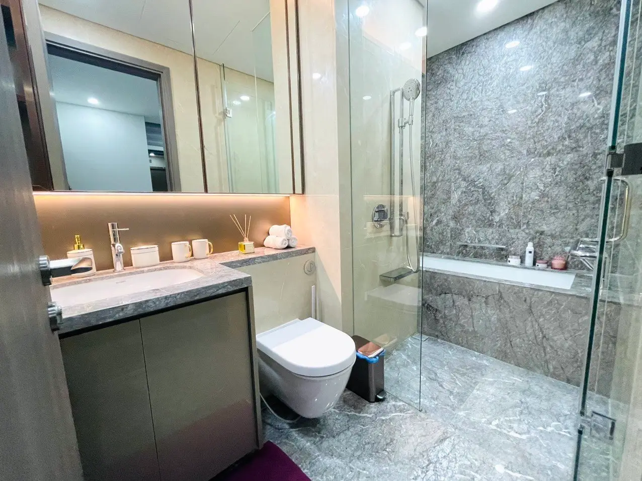 z5202817539207_5750b41e8955ac75cc8b11d13564b212