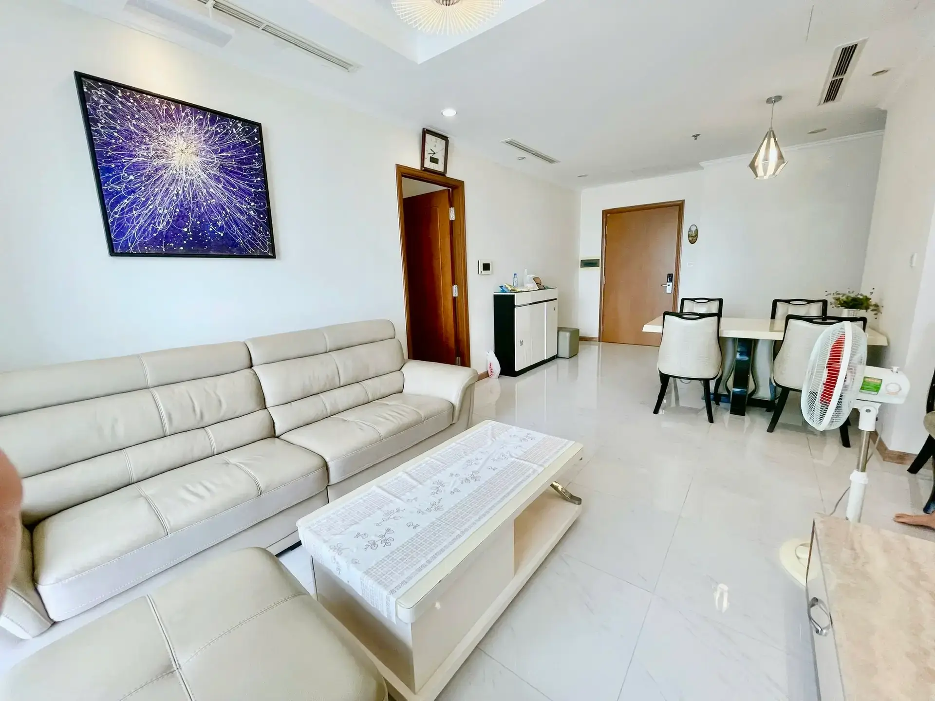 Vinhomes Central Park 【2BED】リビング