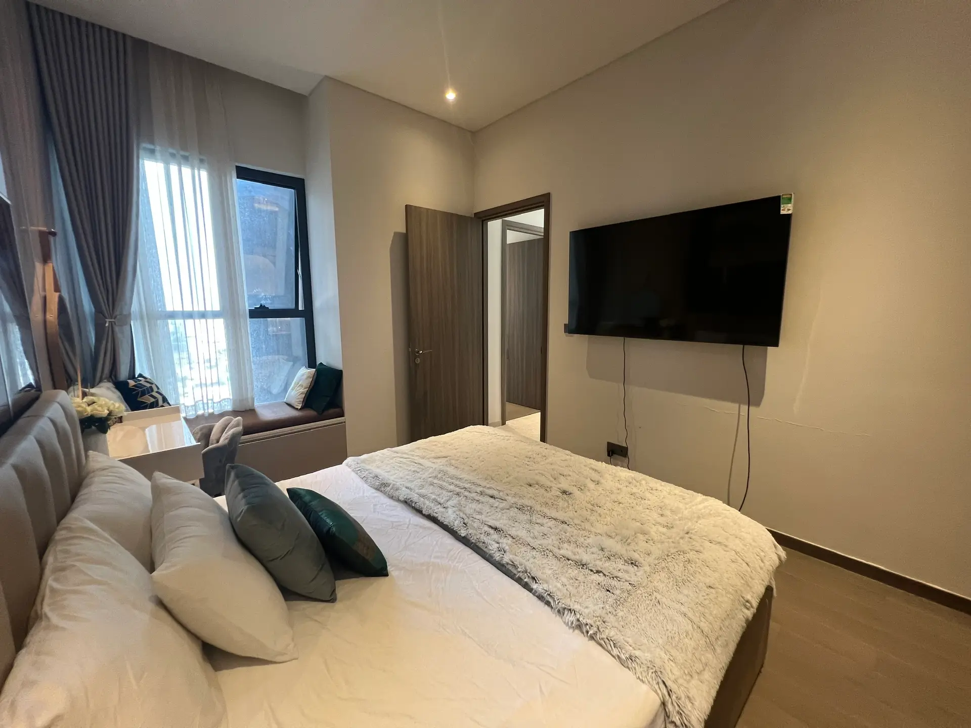 z6080539015139_5c1d314c575b46d7b7bbec348e6ea510