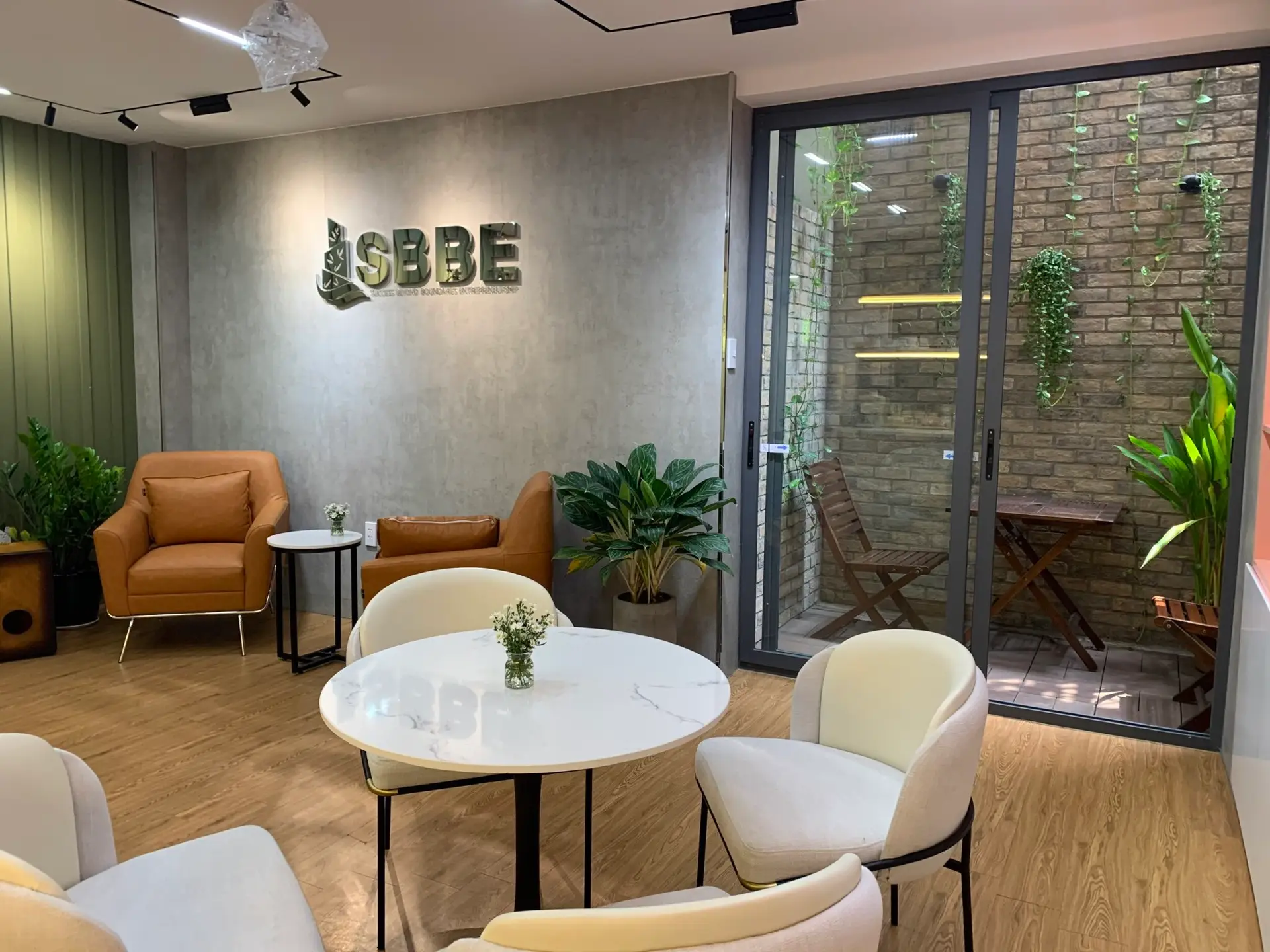 Bonbon Residences「Studio」ロビー