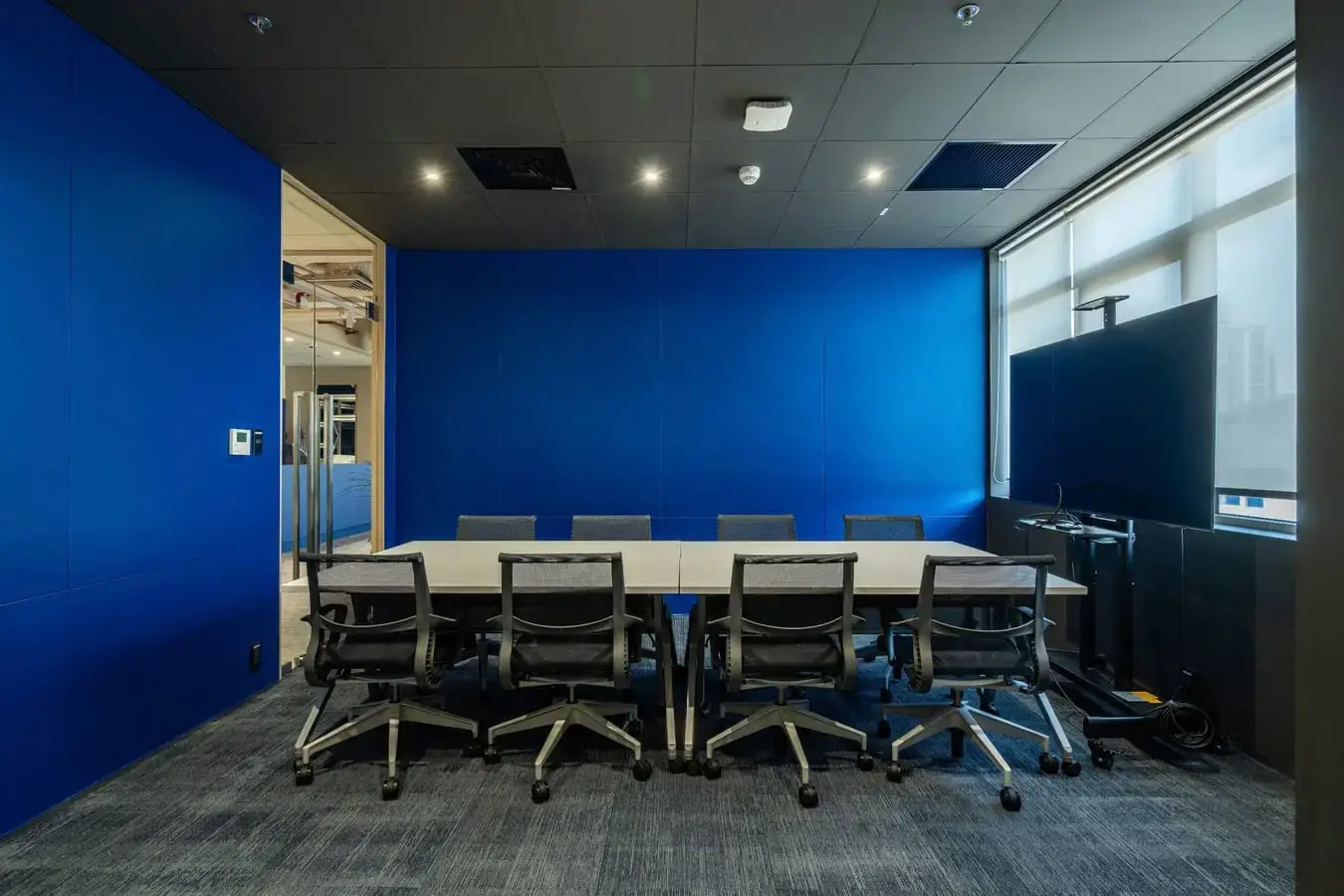 MTR (1) Beyondのオフィスはデザインもシンプル