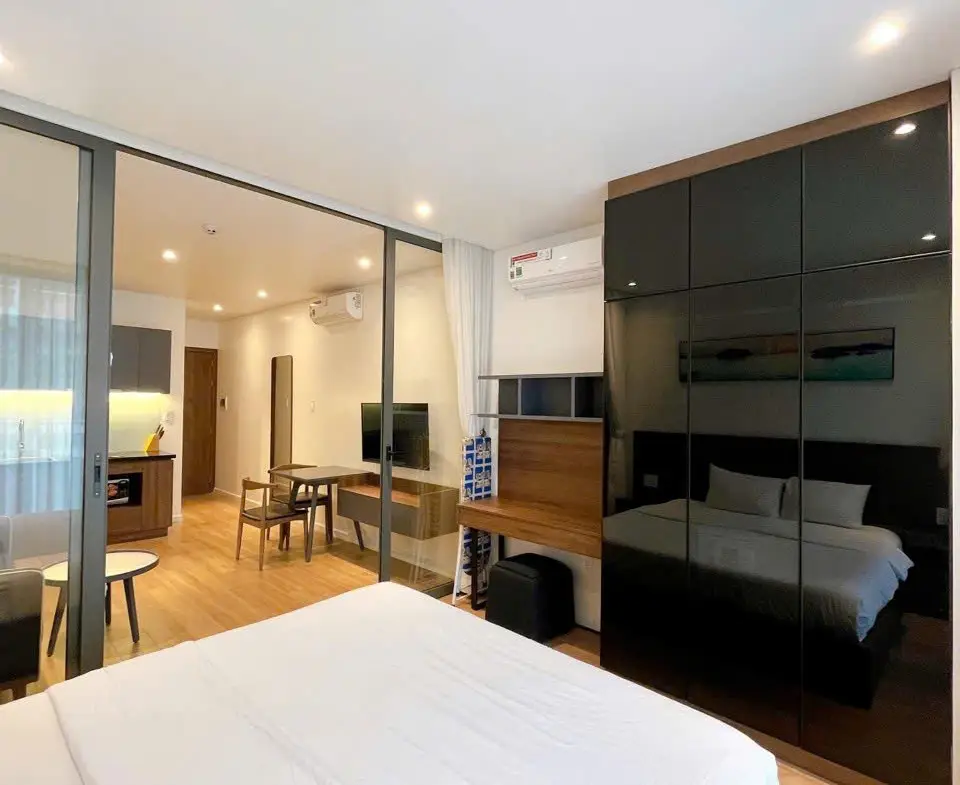 HOANG VIET - TAN BINH