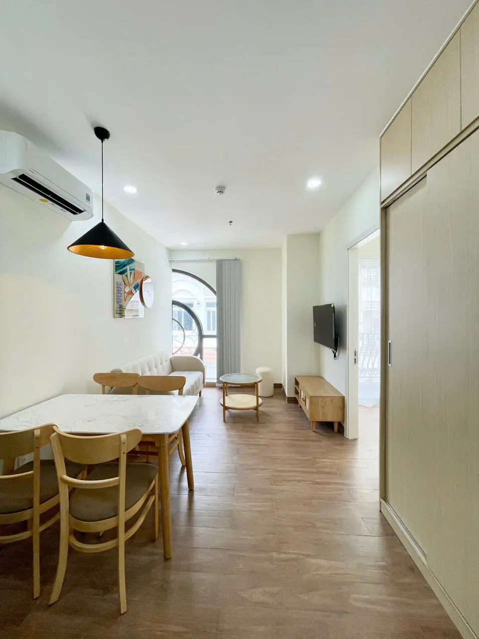 85 PHAM VIET CHANH ダイニング